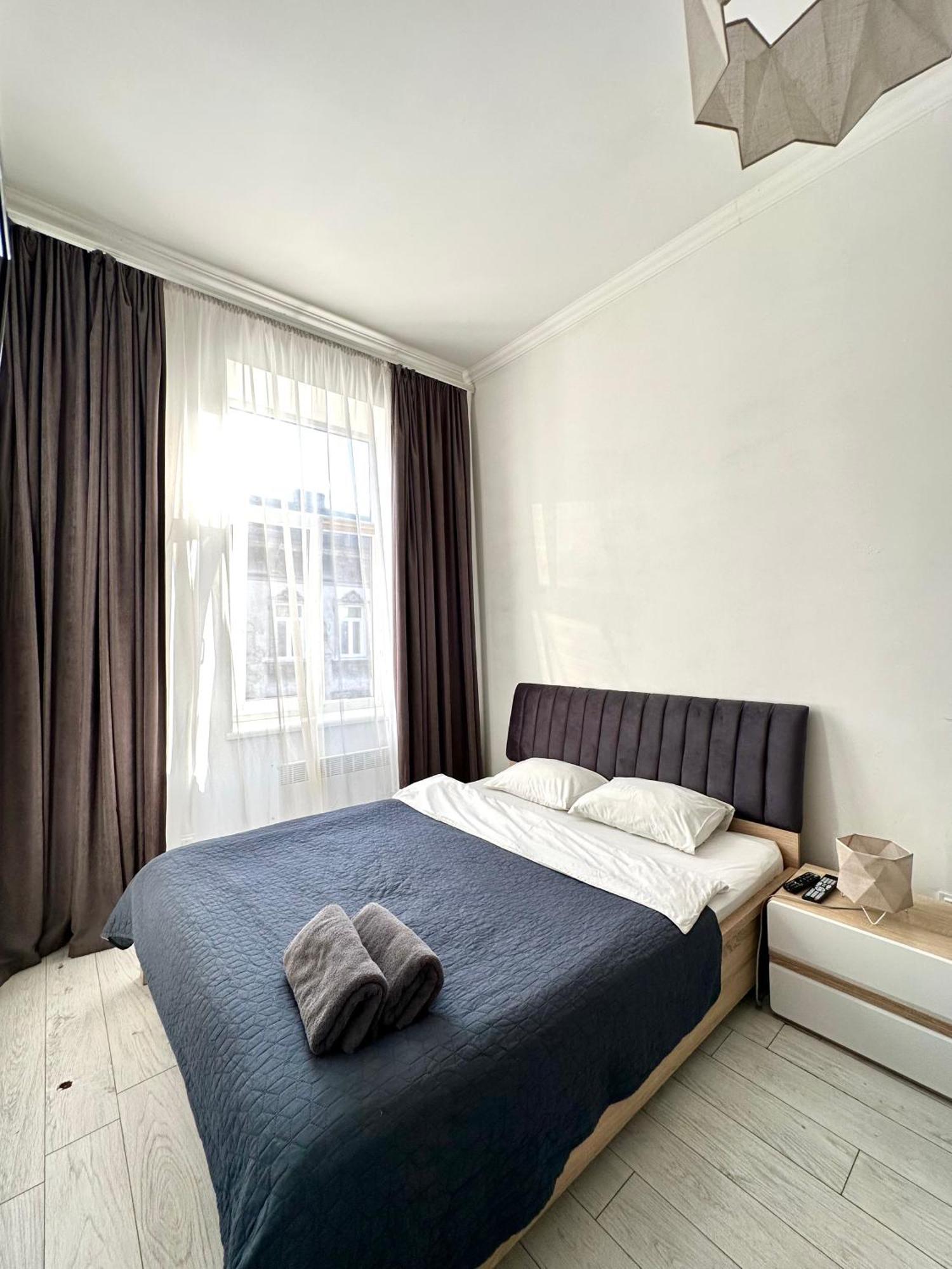 Romantic Apartments-Near Opera House 5/8 Lviv Dış mekan fotoğraf